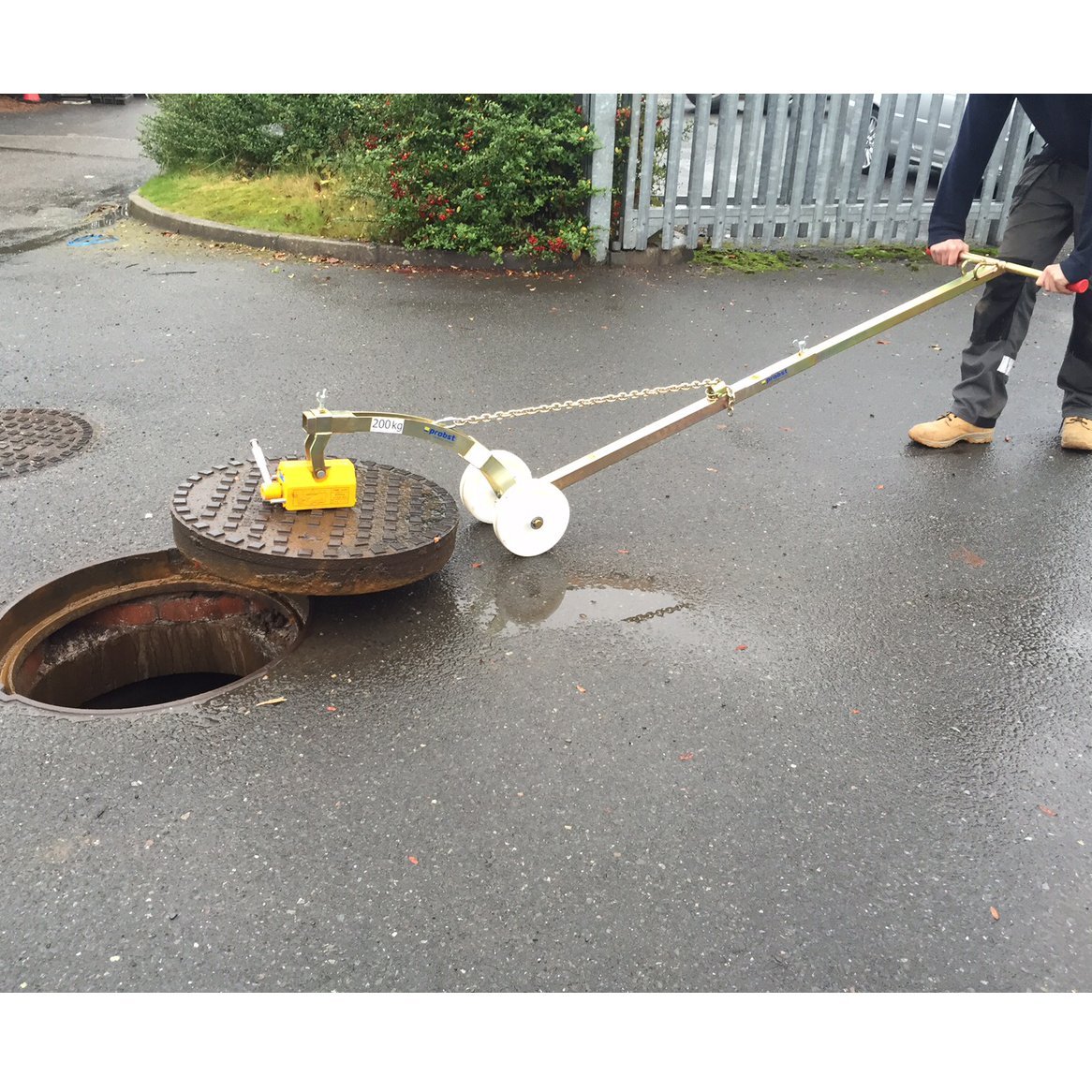 Probst Magnetic Manhole Cover Lifter