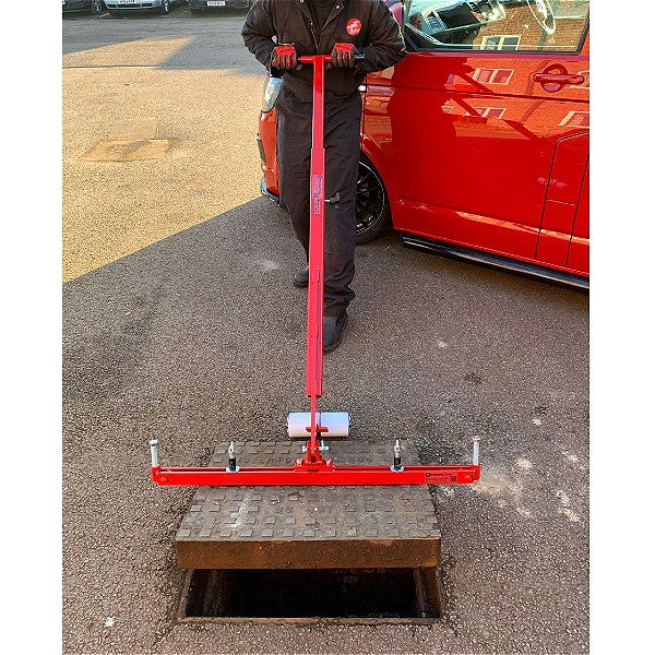 Pivot Lift Manhole Cover Lifter