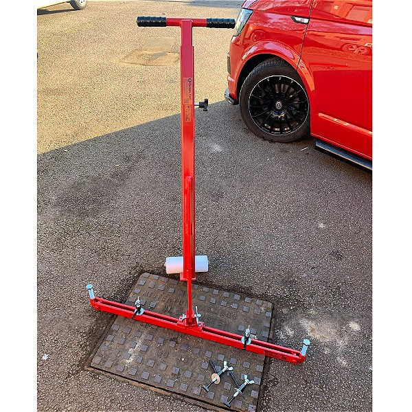 Pivot Lift Manhole Cover Lifter