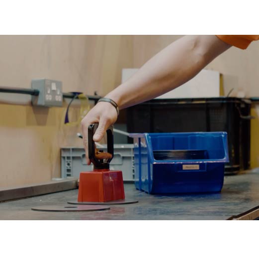 Eclipse Hand-Held Magnetic Lifter - Heavy Duty