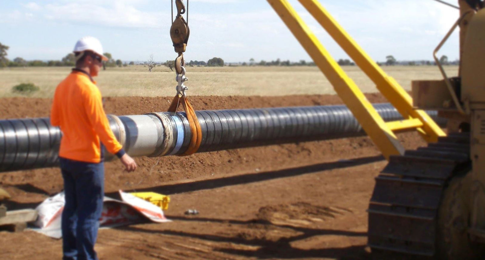 Discover everything you need to know about webbing slings in our comprehensive guide.