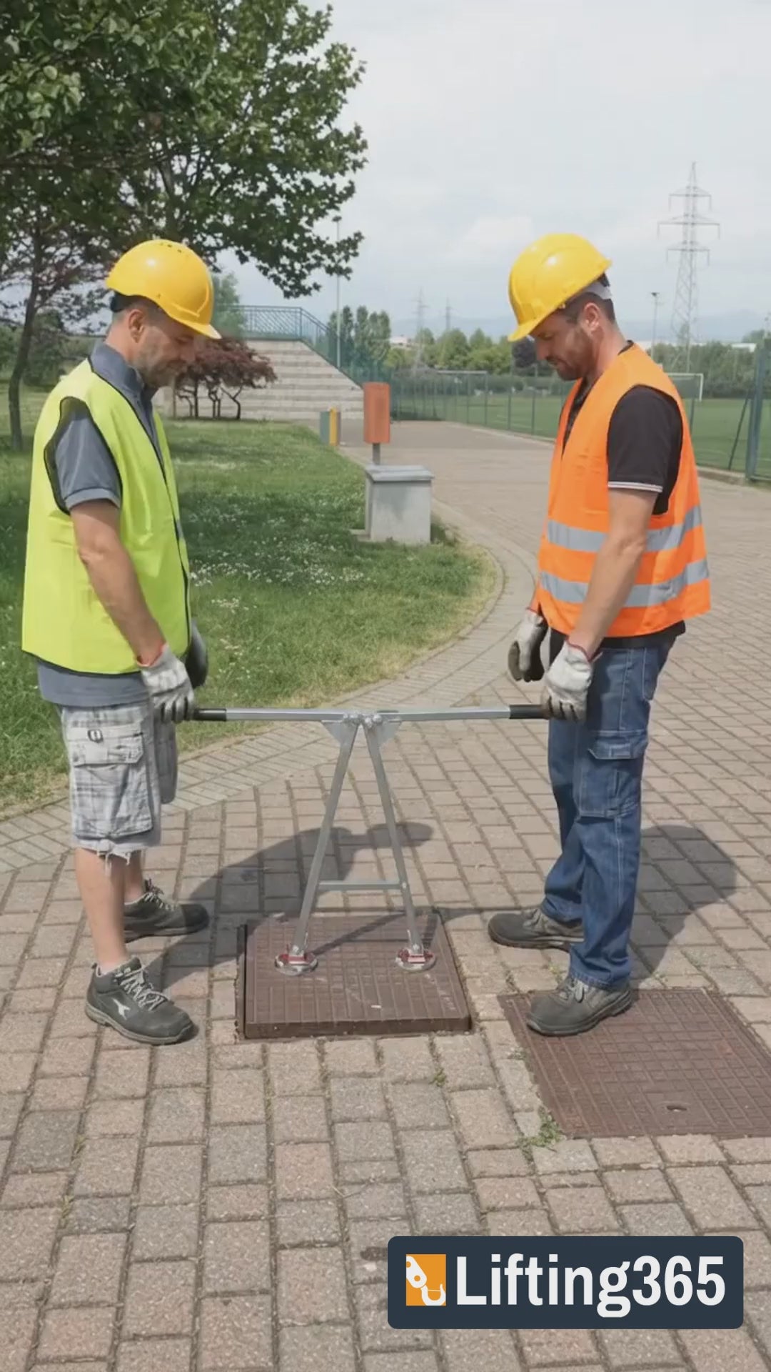Italifters XT3 Compass Manhole Cover Lifter with Double Magnets