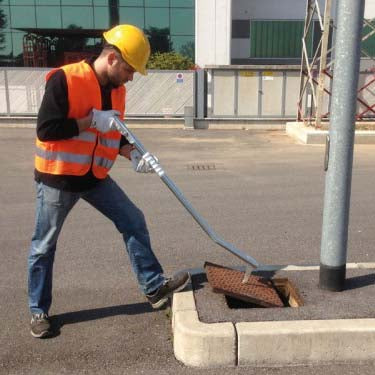 Italifters LB4 Manhole Cover Lifter Lever