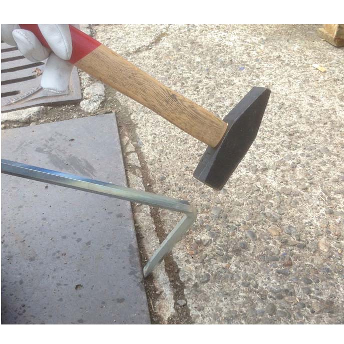 Italifters LB7 Light Manhole Cover Lifter Lever